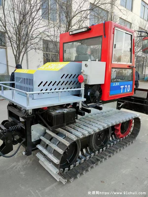 

便宜出售小型T70压雪车使用15天左右