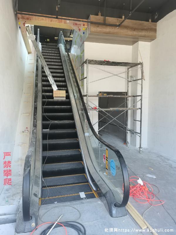 

西子全变频自动扶梯转让提升4970mm全新使用一周