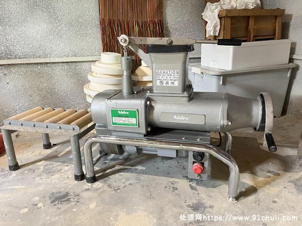

日本新宝NRA-04S不锈钢练泥机全新转让