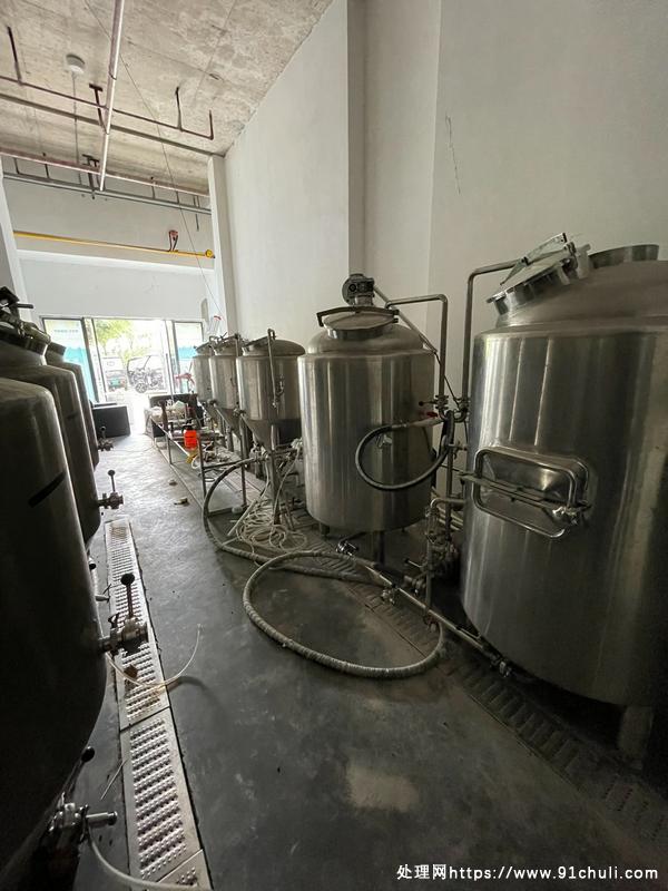 

精酿设备16平方电缆6发酵罐