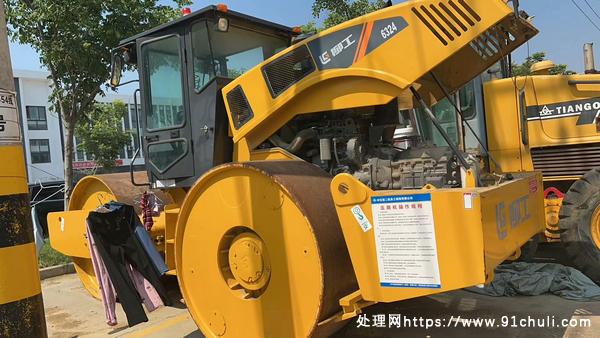 

柳工6324压路机准新车亏本转让