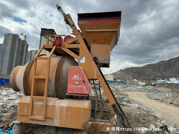 

兰帆500混凝土搅拌机全新带马路切割机摸光机设备齐全