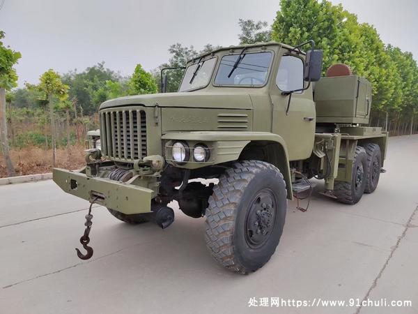 

东风245六驱越野吊康明斯六缸五吨吊机前后绞盘大轮胎