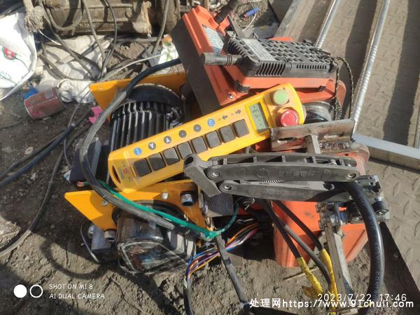 

微型卷扬机吊车用200多斤