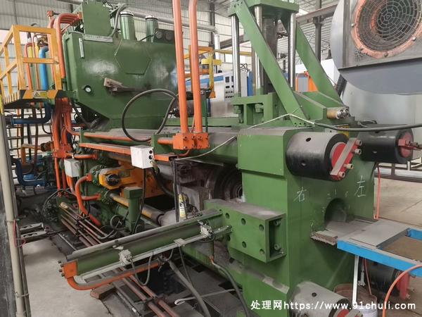 

700吨铝材挤压机2022设备，后四缸锁模锻打主缸