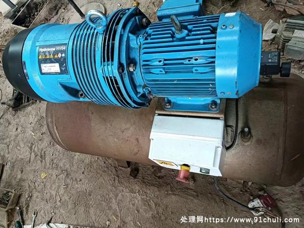 

喷油滑片空气压缩机高效低噪音三相电