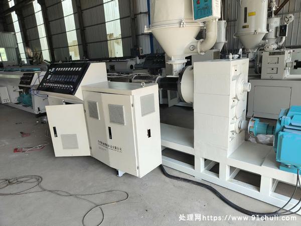 

转让塑料管材挤出设备63/33 55kw