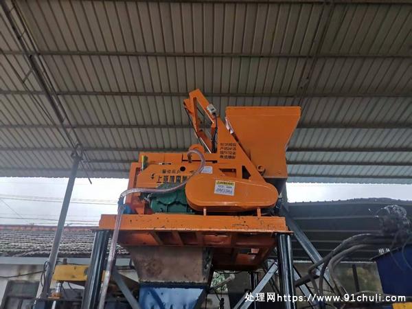 

转让5-15彩砖机设备一套搅拌机配料机等