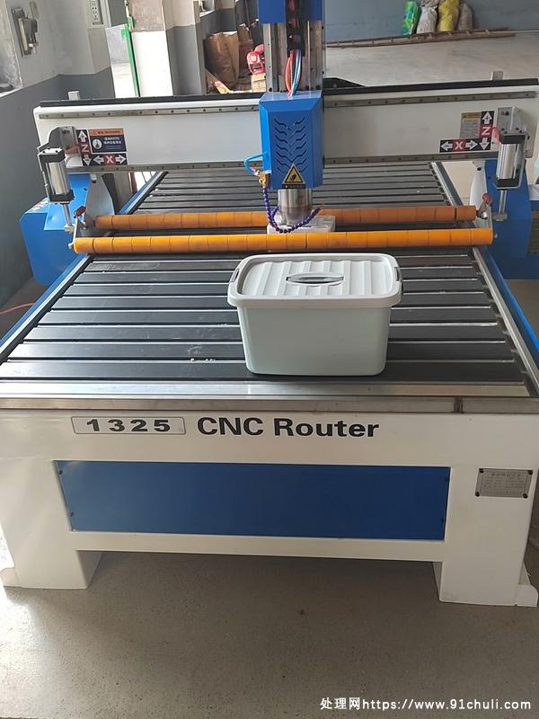 

1325石材雕刻机全新5.5KW带水槽压轮低价出售