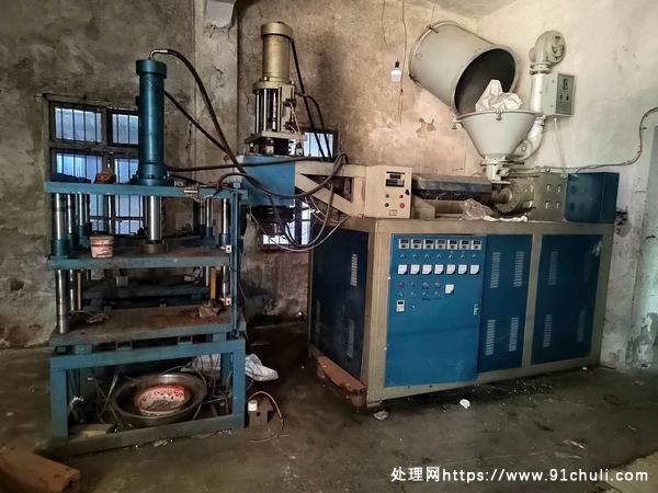 

出售90螺杆吹塑机全新低价有需求吗