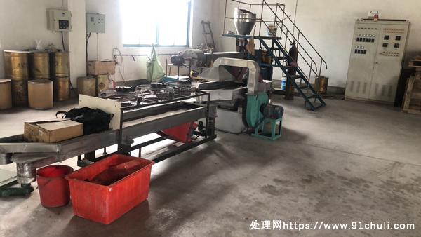 

闲置双螺杆挤塑机及配套设备转让
