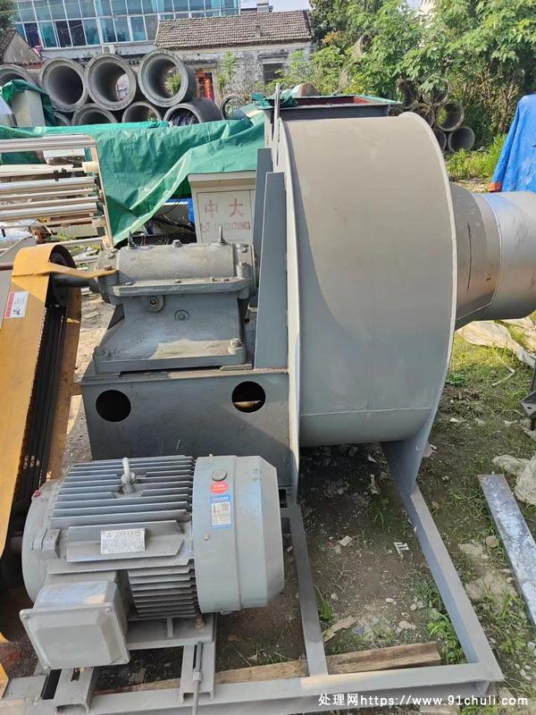 

熔喷退场30kW离心风机短时间成色好配置图上有联系