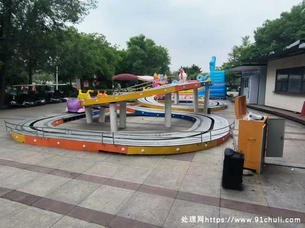 

迷你穿梭过山车10辆出售，因场地问题，货在天津