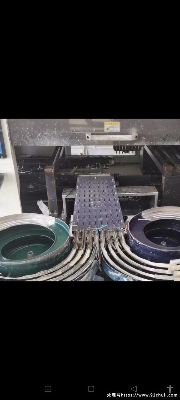 

转让透镜振动盘，正常使用，适合八头贴片机