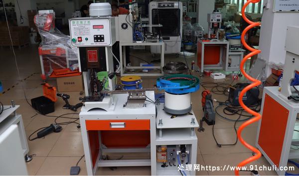 转让个人二手振动盘端子机