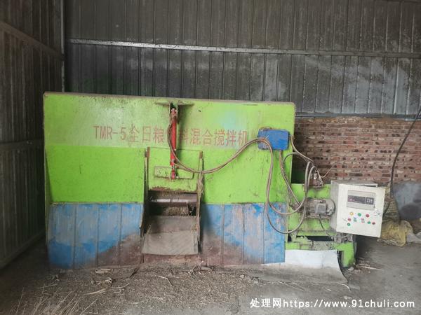 

双轴Tmr拌料机5立方双动力带切碎刀称重