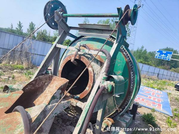 

诚心出售工地退下混凝土搅拌机无故障便宜甩卖