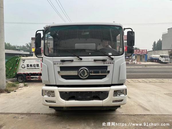 

东风多利卡12方餐厨垃圾车，康明斯自卸，3万公里