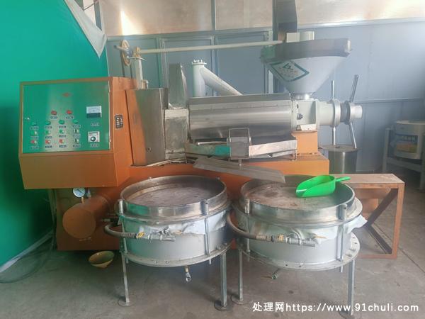 

全自动榨油机多物料冷热榨设备