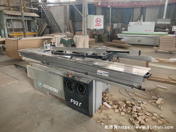 

进口欧登多精密推台锯45倒角数显王