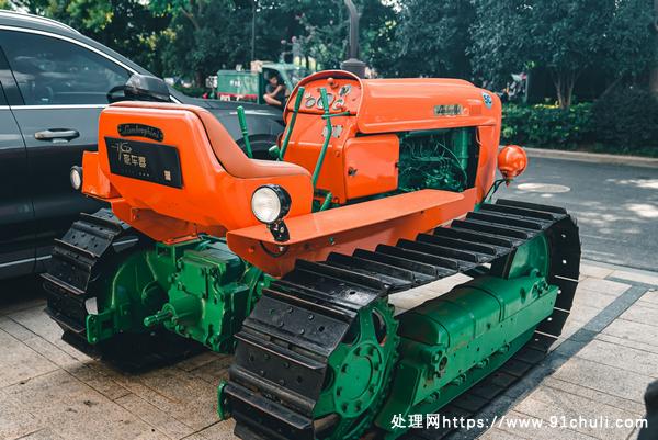 

兰博基尼稀有履带拖拉机网红实车极品收藏行驶如虎