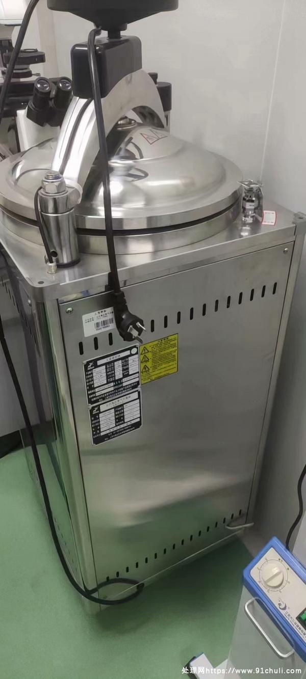 

上海申安75升立式高压蒸汽灭菌器全新四台