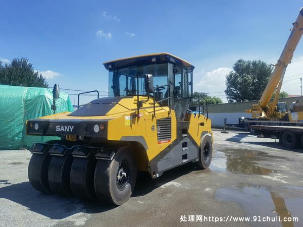 

三一重工2022年7月鞍山市30吨压路机带锤看车