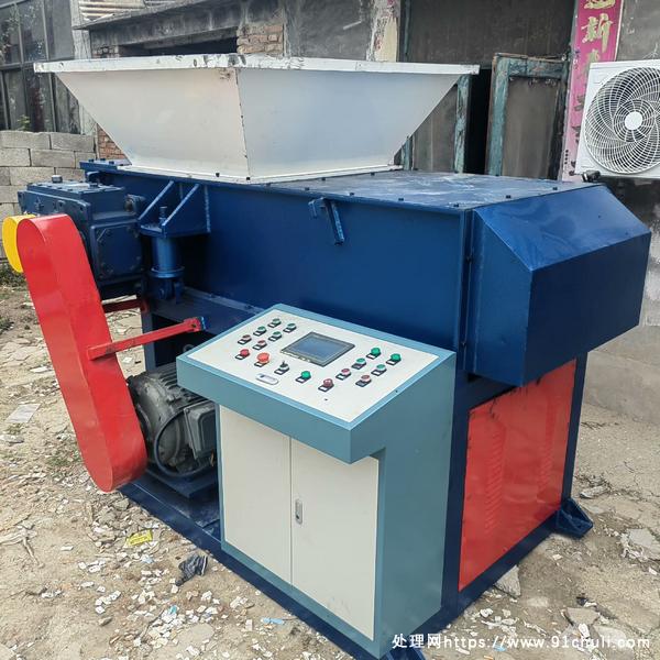 

800型滚刀撕碎机37kw 2023年