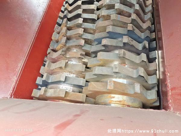 

1500型撕碎机刀片钢壳减速机双电机全新