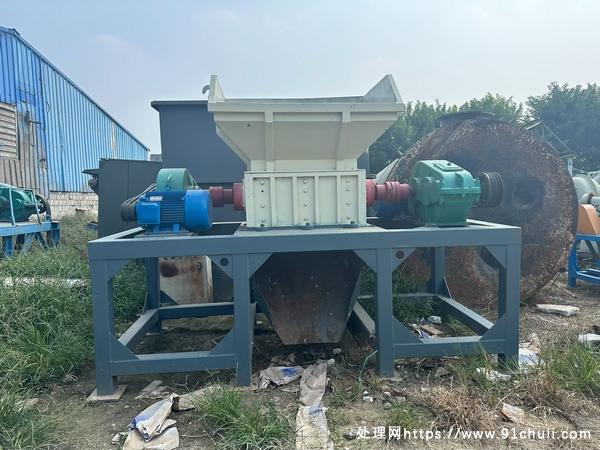 转让个人二手700型撕碎机