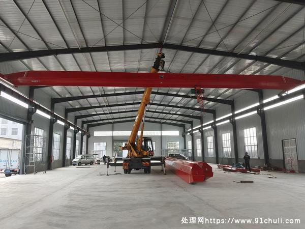 

低价出售3吨跨度25.9米单梁行吊3台全新设备