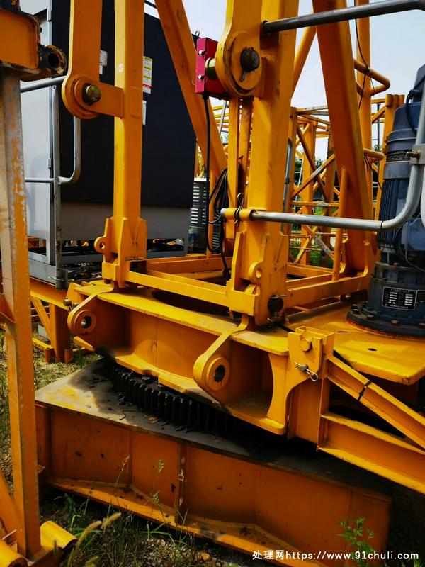 

中联W6010塔吊21年转让22万