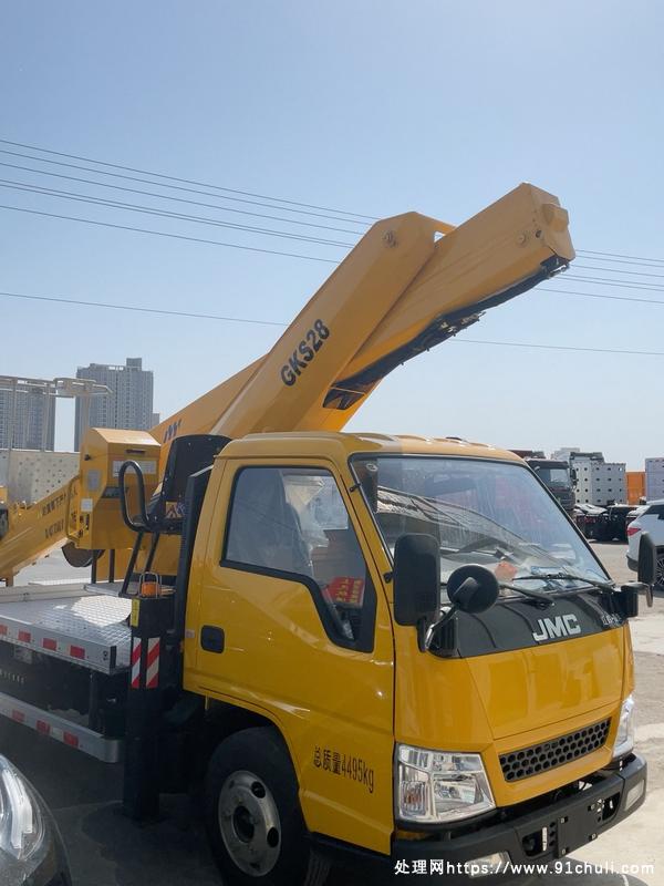 

徐工28米蓝牌高空作业车带工业无线遥控器