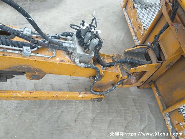 

运想重工22米高空作业车四驱飞臂康明斯低价低使用