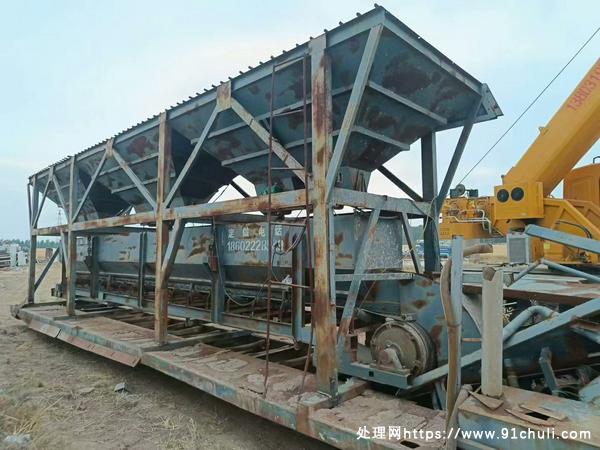 

邢台仓库底价转让2000型移动滚筒搅拌站三斗配料机方量小