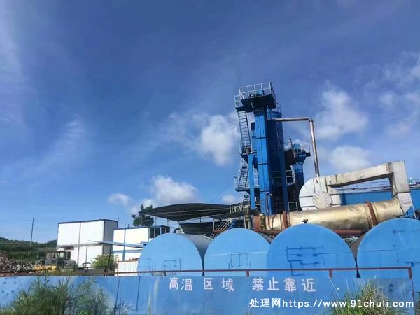 

陆德175C型沥青拌和站年产5万吨因拖欠工程款停产