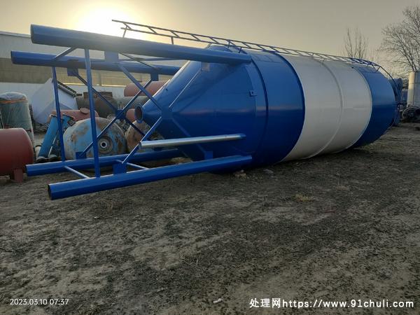 

60吨水泥仓，φ2.9m，长10m，配置全，即用