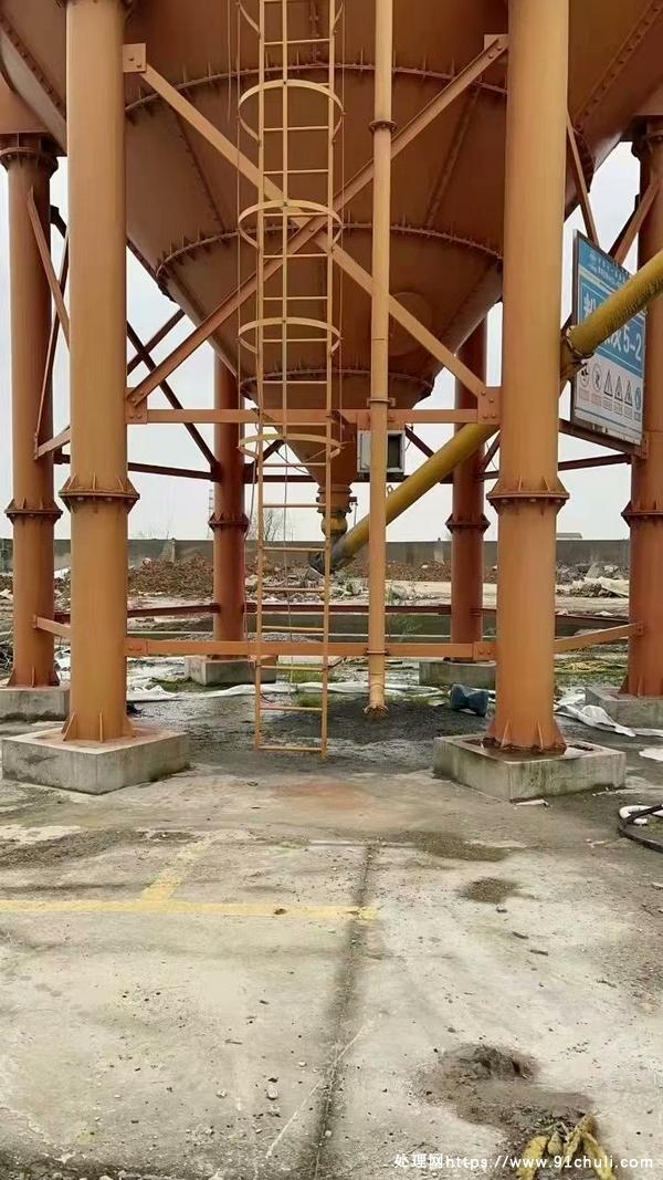 

山东转让中联重科500吨水泥仓直径6.5米