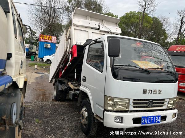 

2019东风环保垃圾车，原装货箱三米六，协议出售