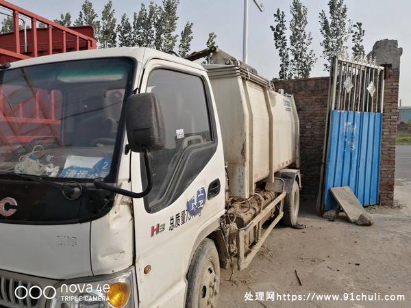 

徐工7吨侧挂垃圾车车况好3万公里闲置便宜