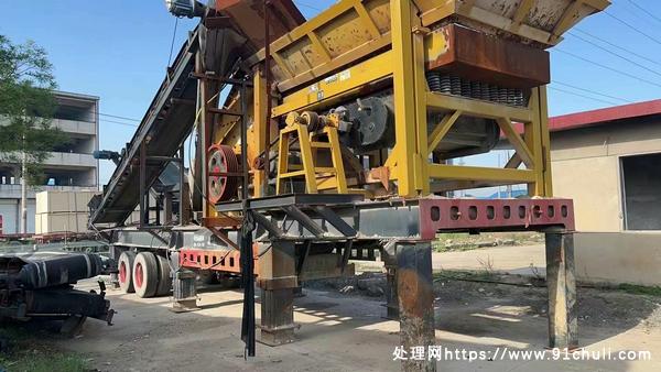 

1814移动分体破碎站客户场地处理设备经济