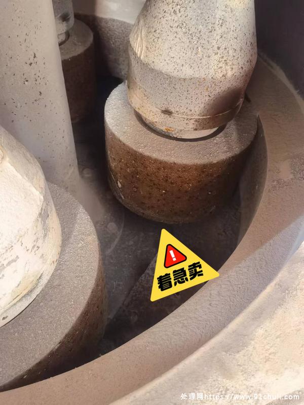 

桂林鸿程雷蒙磨4124转让，9成新，配套齐全，接手可用