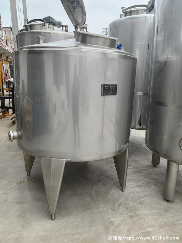 

1500L立式储罐成色新18年出厂