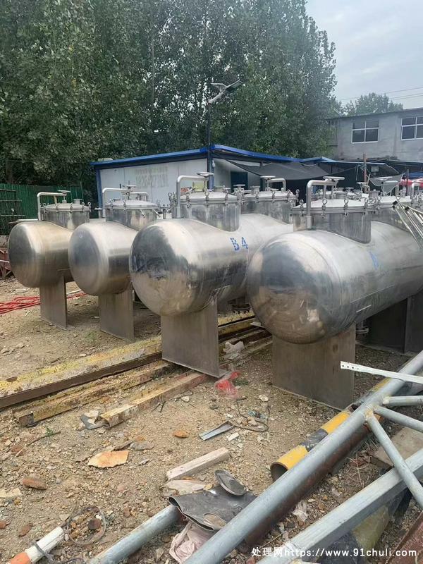 

1.6立方双联过滤器十台，不锈钢材质，联系购买！