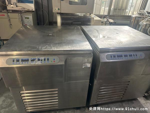 

长沙英泰冷冻离心机2台，2400×6，8000转！