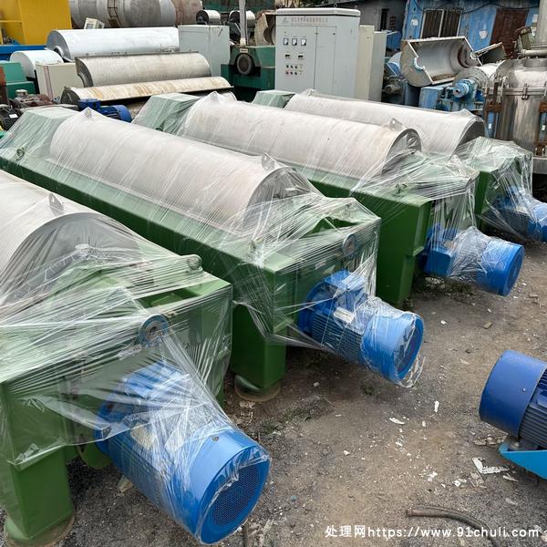 

无锡中达450型离心机4台新2022带柜试机