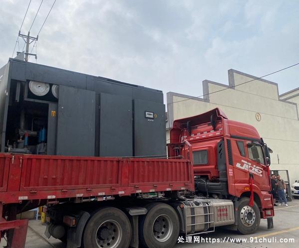 

阿特拉斯ZR315无油空压机盘车正常不缺件低价处理