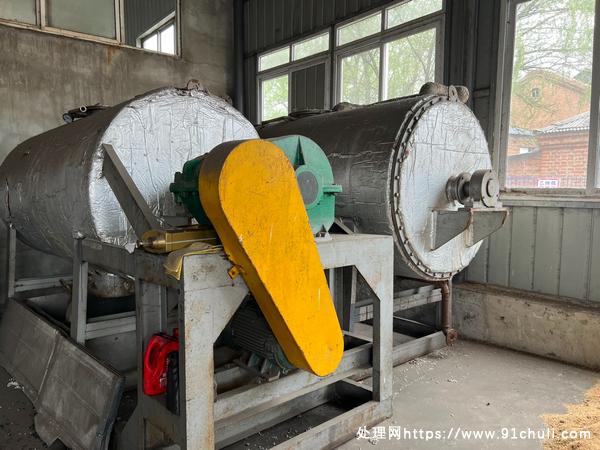 

3立方耙式真空干燥机近月试用