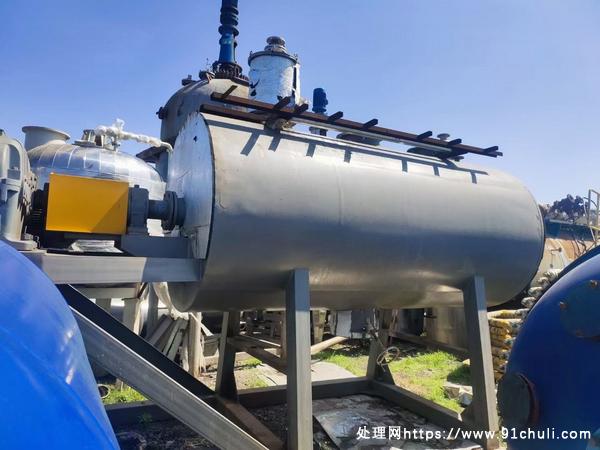 

6300升不锈钢真空耙式干燥机37千瓦防爆电机