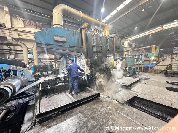 

950轧机两台六辊可逆冷轧机完好设备正常生产